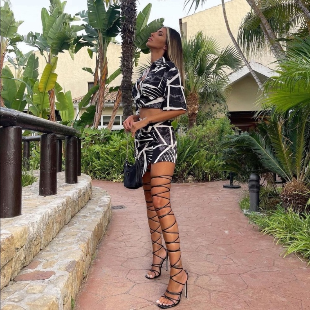 Zara 2 Piece Crop Top and Draped Printed Skirt - Picture 8 of 16